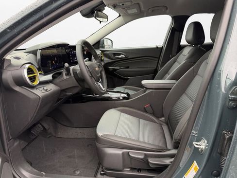 New 2026 Chevrolet Trax LT w/ Driver Confidence Package image 9