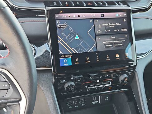 Used 2022 Jeep Grand Cherokee Trailhawk w/ Luxury Tech Group III image 28