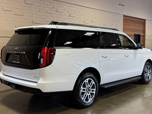 Used 2025 Ford Expedition Max Active AWD/4WD image 4