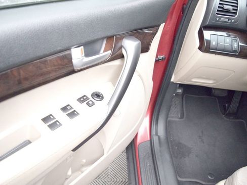 Used 2015 Kia Sorento LX image 27