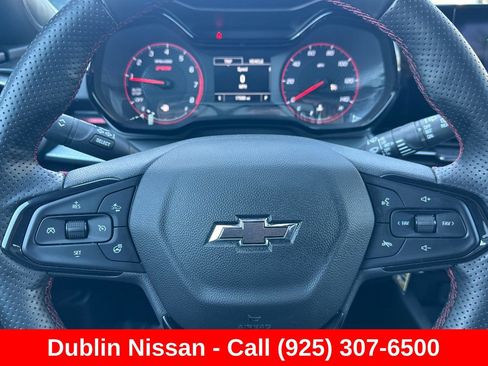 Used 2025 Chevrolet Trax RS FWD image 35