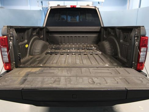 Used 2020 Ford F250 Lariat w/ Chrome Package AWD/4WD image 42