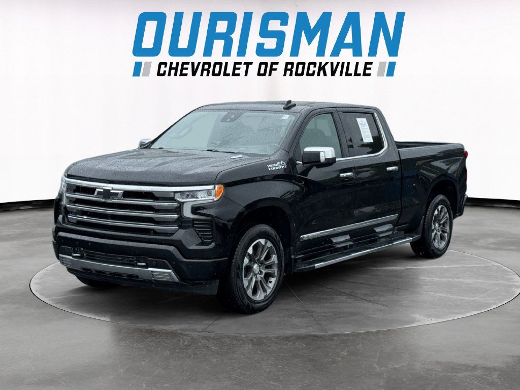 Used 2024 Chevrolet Silverado 1500 High Country w/ Technology Package AWD/4WD image 2