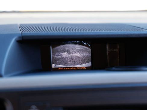 Used 2011 Toyota Sienna LE image 34