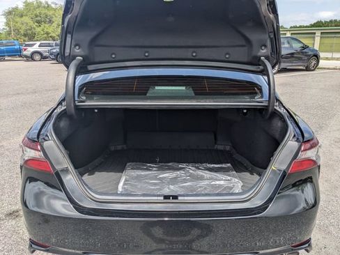 Used 2024 Toyota Camry SE image 13