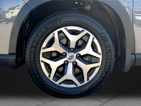 Certified 2023 Subaru Forester Premium AWD/4WD image 11