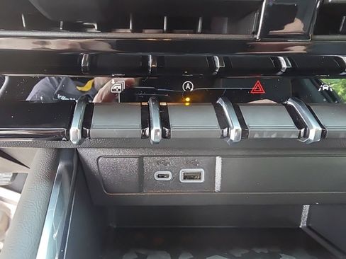 New 2026 GMC Canyon AT4 AWD/4WD image 33