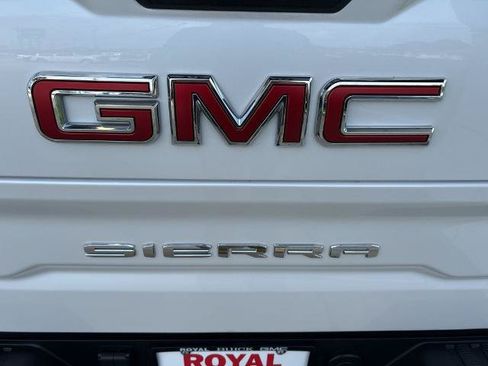 Used 2022 GMC Sierra 1500 SLT AWD/4WD image 30