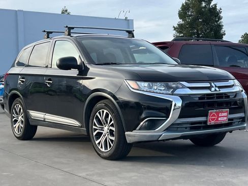 Used 2017 Mitsubishi Outlander ES image 10