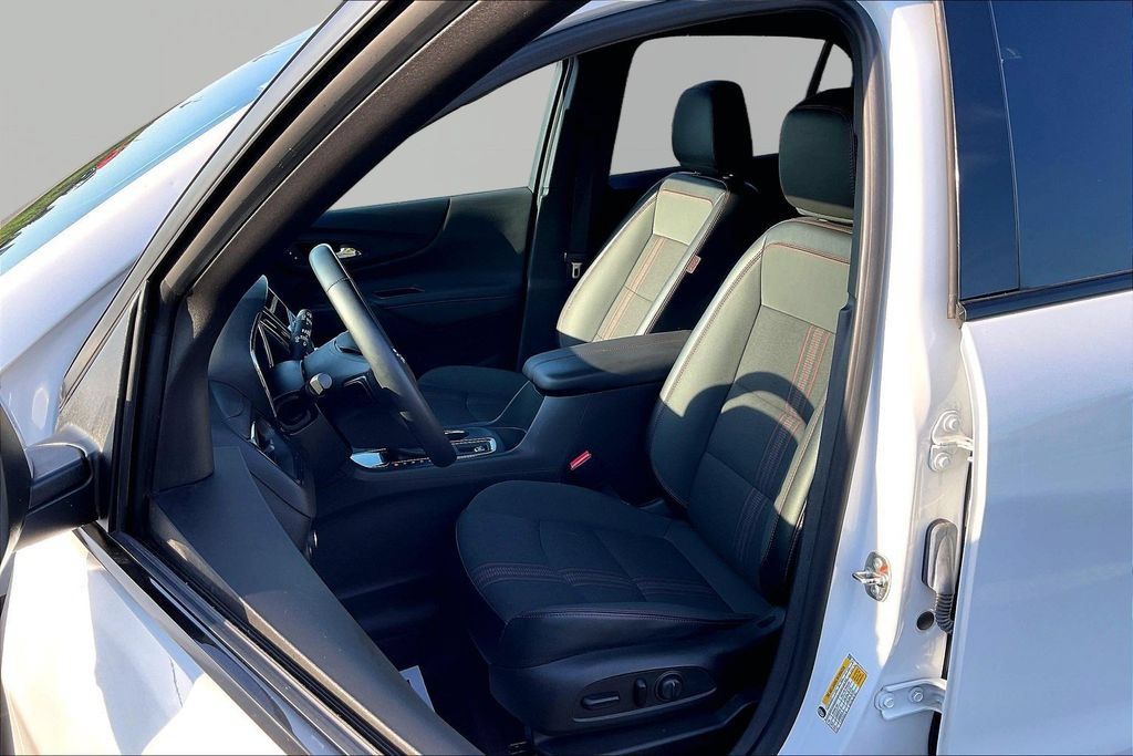 Used 2024 Chevrolet Equinox RS FWD image 24
