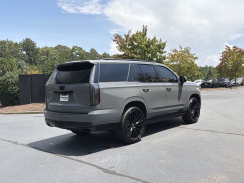 Used 2026 Cadillac Escalade Platinum Sport w/ LPO, Floor Liner Package AWD/4WD image 3