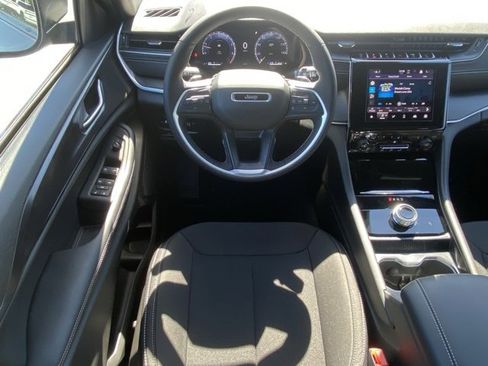 New 2025 Jeep Grand Cherokee L Laredo w/ Luxury Tech Group I image 37