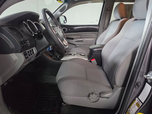 Used 2015 Toyota Tacoma 4x4 Double Cab w/ TRD Off-Road Package image 16