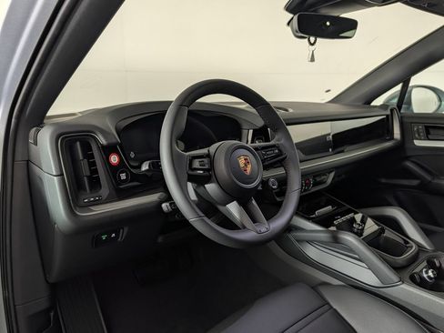 New 2026 Porsche Cayenne Coupe AWD/4WD image 4