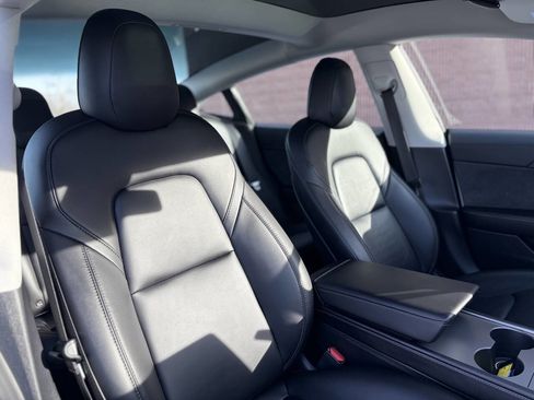 Used 2022 Tesla Model 3 Performance image 16