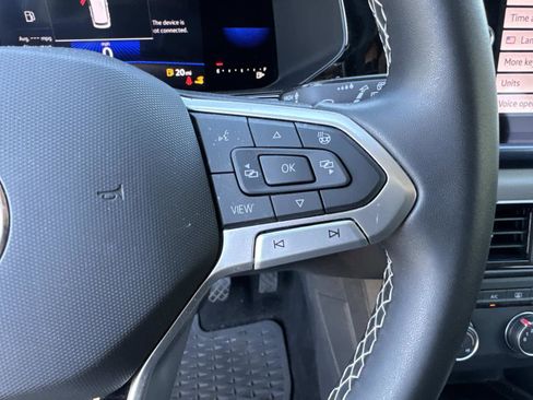 Used 2022 Volkswagen Taos SE w/ Panoramic Sunroof Package image 30