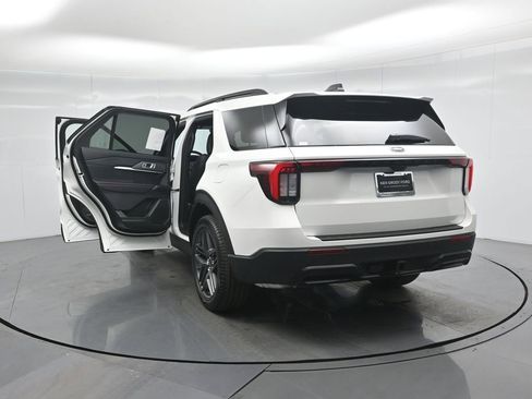 New 2026 Ford Explorer ST-Line w/ ST-Line Street Pack image 32