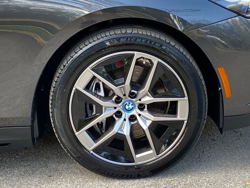 Used 2025 BMW i5 eDrive40i w/ Premium Package image 10