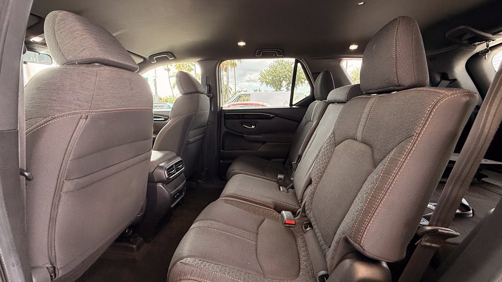 Certified 2024 Honda Pilot Sport image 7