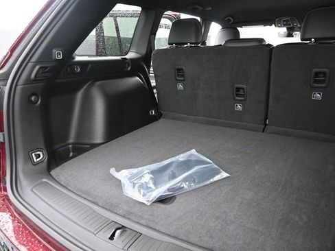 New 2025 Jeep Grand Cherokee Altitude AWD/4WD image 19