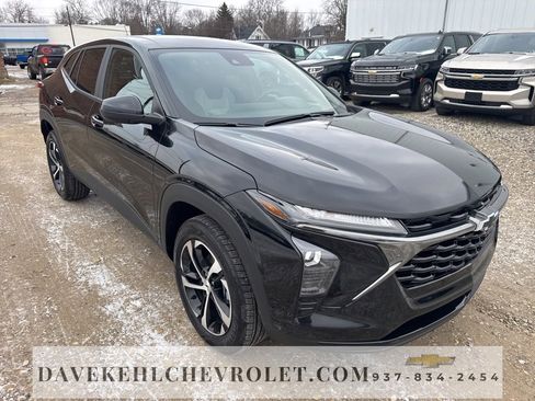 Used 2025 Chevrolet Trax RS w/ Driver Confidence Package image 8