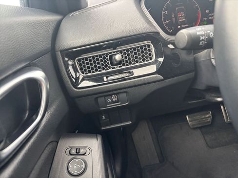 Used 2025 Honda Civic Sport image 32