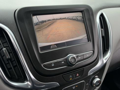 Used 2023 Chevrolet Equinox LS w/ LS Convenience Package image 21