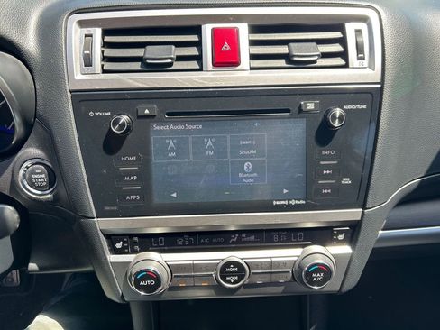 Used 2017 Subaru Legacy 2.5i Limited AWD/4WD image 8