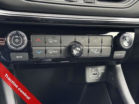 New 2026 Jeep Compass Latitude image 26