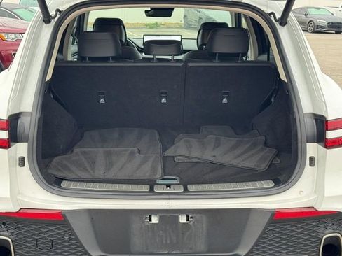 Used 2025 Genesis GV70 2.5T image 4