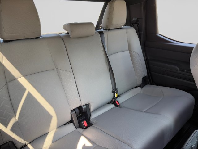 Certified 2025 Toyota Tacoma SR5 AWD/4WD image 18