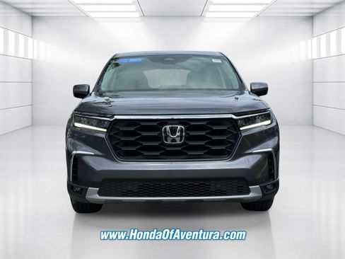 Certified 2025 Honda Pilot EX-L image 2