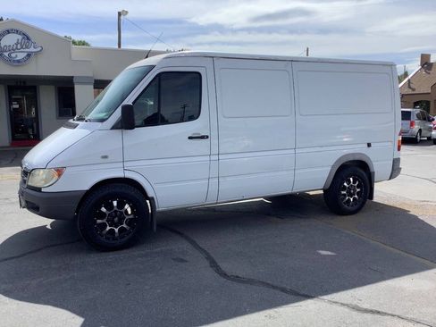 Used 2003 Dodge Sprinter 2500 RWD image 20