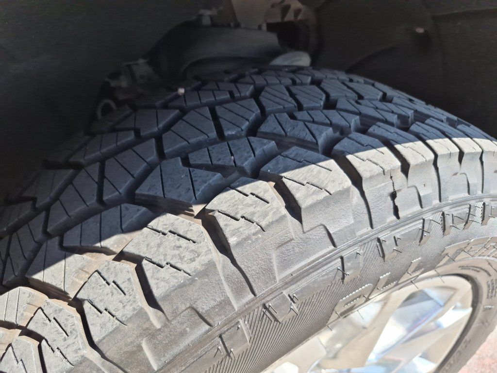 Used 2021 GMC Sierra 1500 SLT RWD image 18