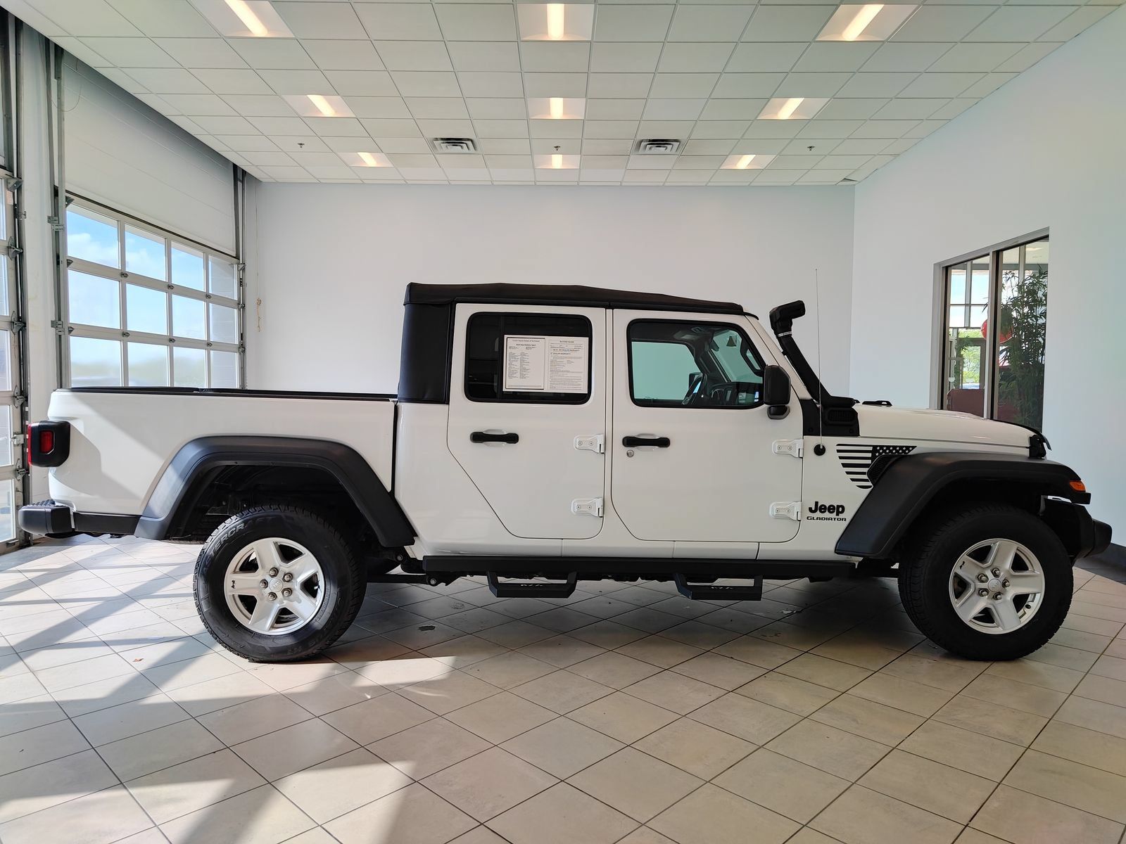 Used 2020 Jeep Gladiator Sport w/ Quick Order Package 23S AWD/4WD image 2
