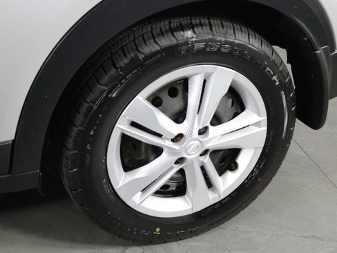 Certified 2019 Nissan Kicks S image 12