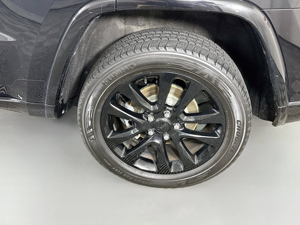Used 2020 Jeep Grand Cherokee Altitude AWD/4WD image 35