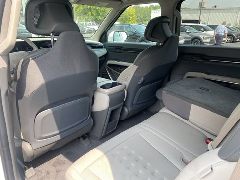 New 2026 Kia EV9 Wind image 16