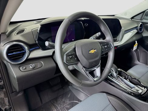New 2026 Chevrolet Trax LT w/ Driver Confidence Package FWD image 9