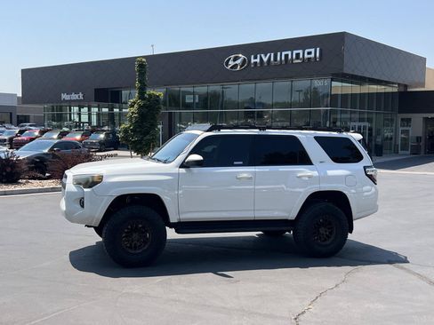 Used 2019 Toyota 4Runner SR5 AWD/4WD image 1