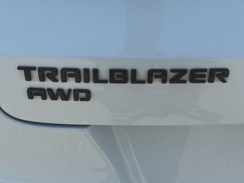 Used 2021 Chevrolet TrailBlazer RS w/ Sun and Liftgate Package AWD/4WD image 32