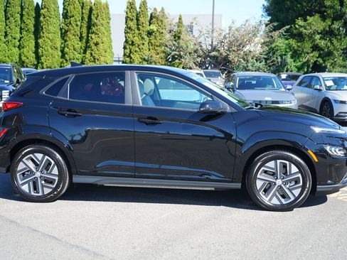 Certified 2023 Hyundai Kona Limited FWD image 4