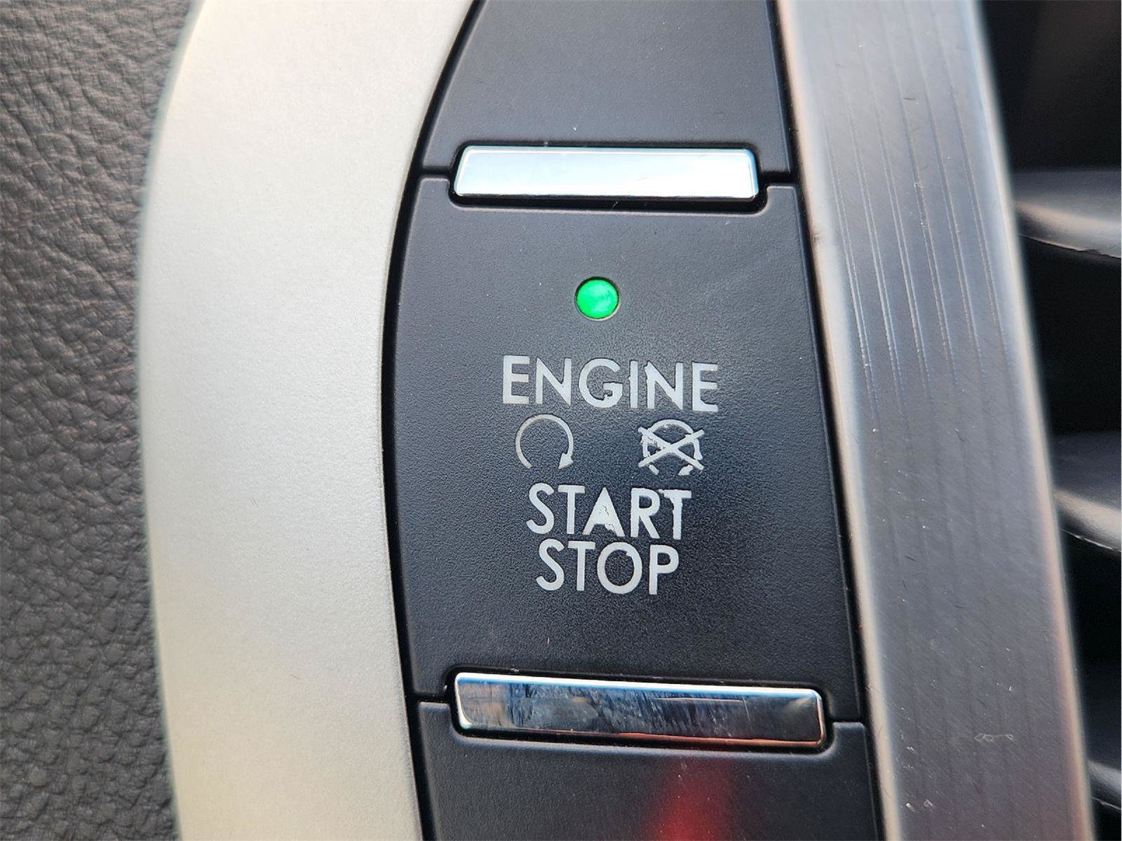 Used 2020 Lincoln MKZ w/ Convenience Package FWD image 22