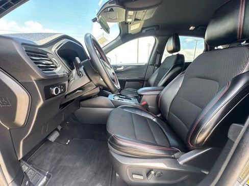 Used 2025 Ford Escape ST-Line AWD/4WD image 2