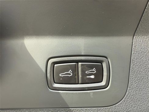 Used 2018 Porsche Panamera 4 image 10