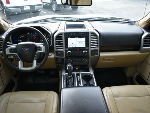 Used 2016 Ford F150 Lariat w/ Equipment Group 502A Luxury image 11