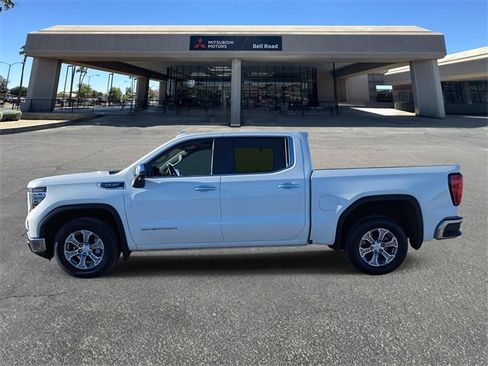 Used 2025 GMC Sierra 1500 SLT image 2