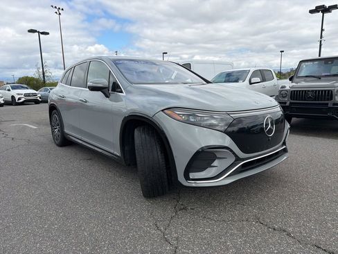 Used 2023 Mercedes-Benz EQS 580 4MATIC SUV image 3