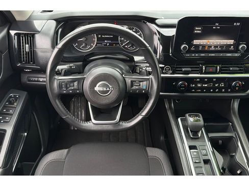Used 2024 Nissan Pathfinder SV FWD image 16