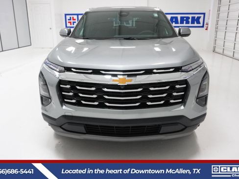 New 2026 Chevrolet Equinox LT image 2